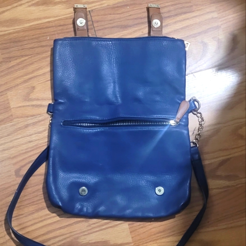 Purse - Picture 2 of 2